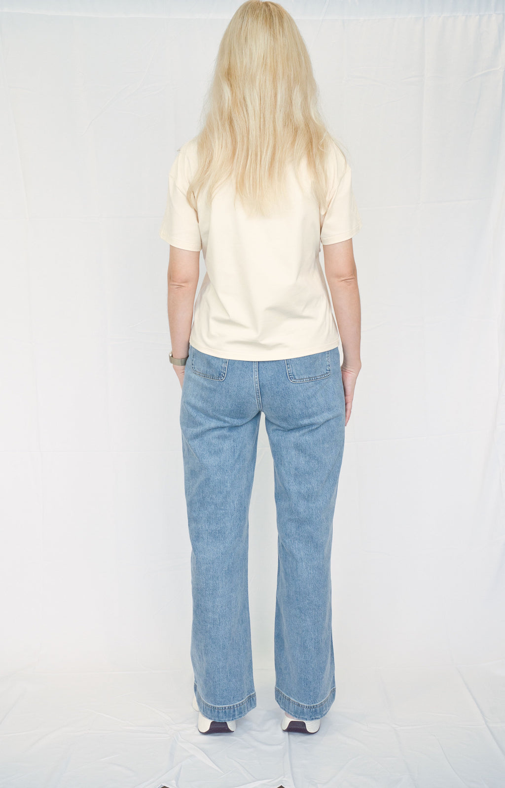 Beige Breastfeeding Tee with Hidden Zip – "Zip Sip Repeat"